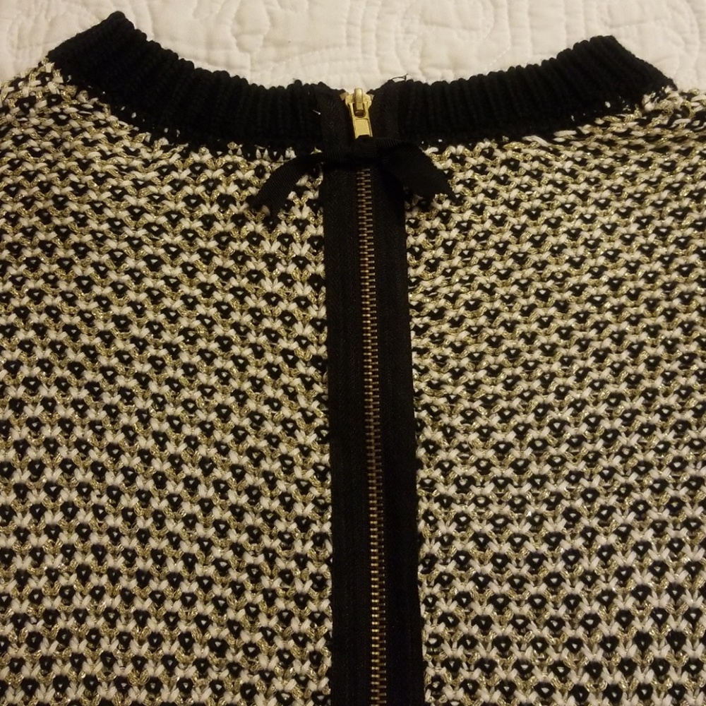 Clothes - Picture 4 of 4